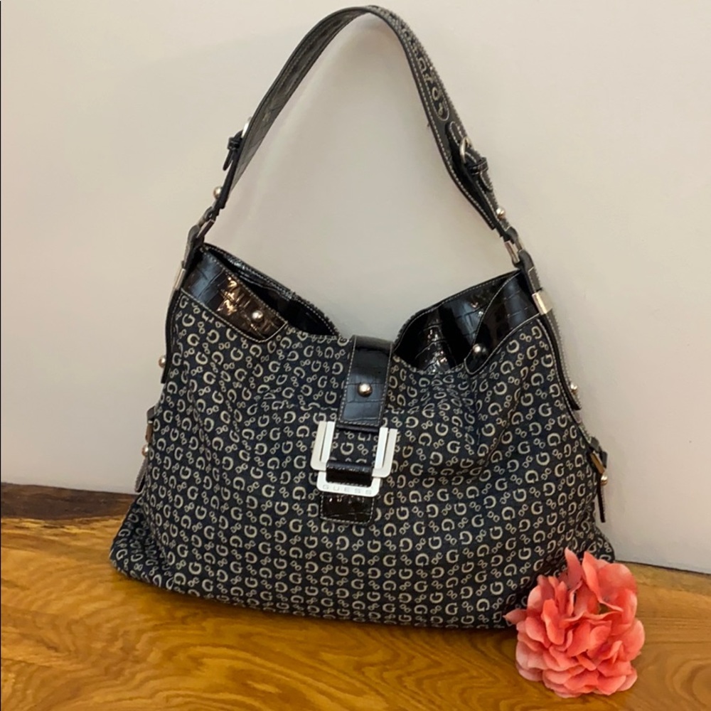 Guess Shoulder Bag